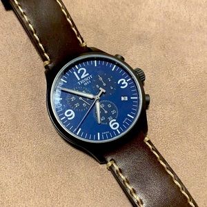 Tissot chrono XL 45 mm, leather strap. Quartz movement.